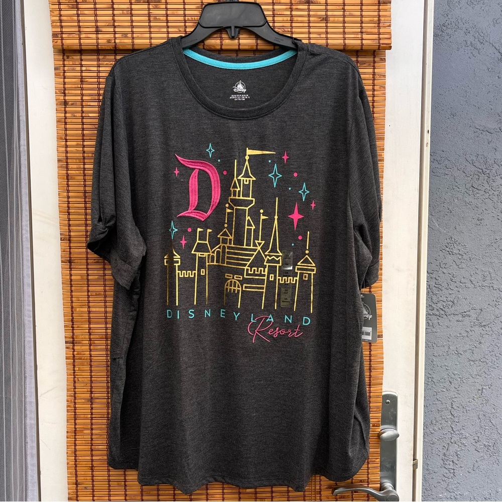 Disneyland Resort Golden Moment Embroidered D Castle Gray Tee NWT
